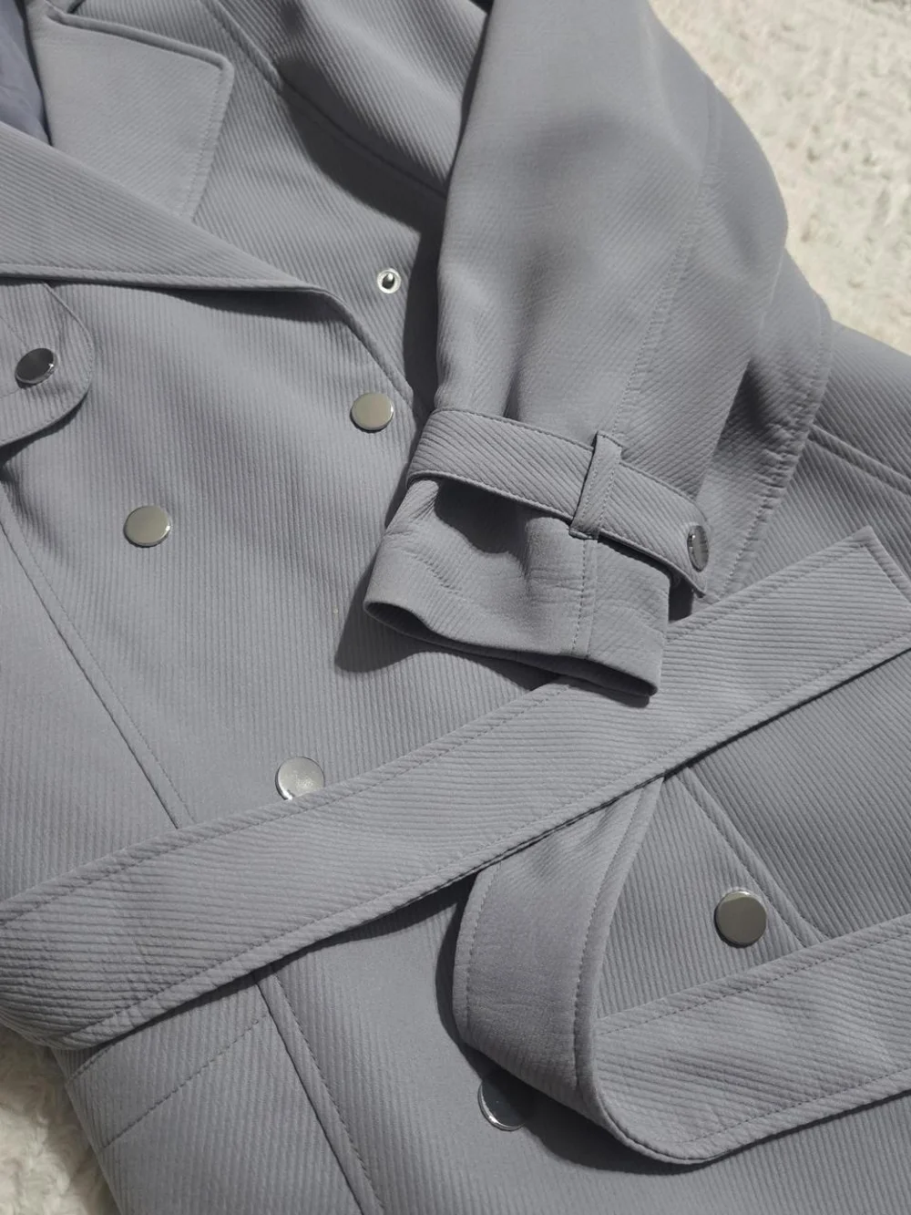 Kenneth Cole Double-Breasted Light Gray Trench Coat - Picture 3 of 3